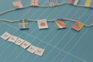 SPORTSの文字と国旗が並んでいる画像